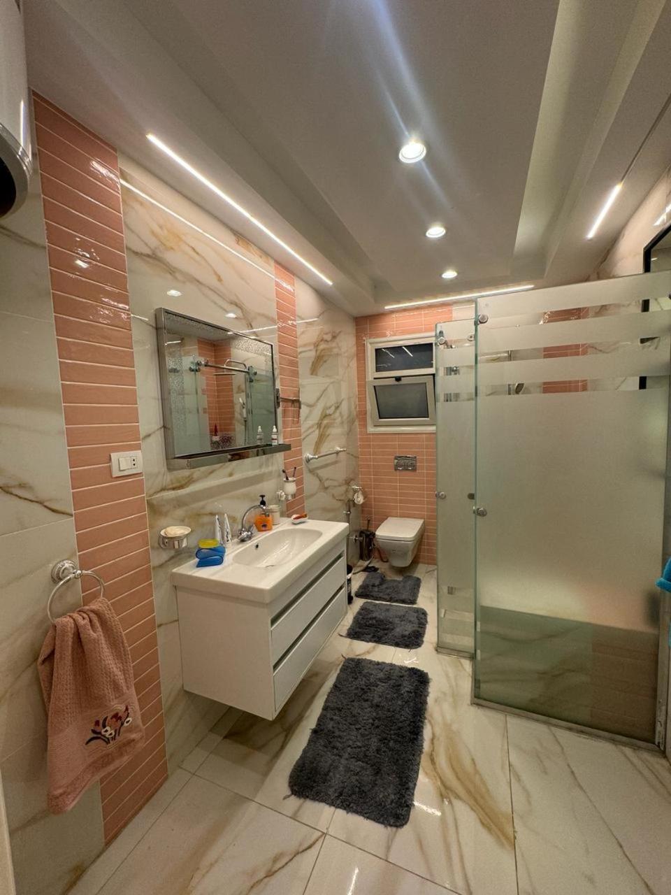 9394 فاخرة 2828 في 010 المهندسين Apartment *